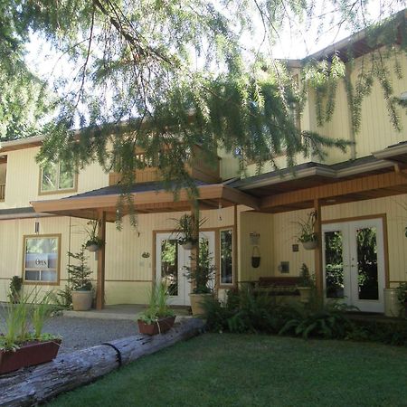 Cedar Wood Lodge Bed & Breakfast Inn Port Alberni Dış mekan fotoğraf