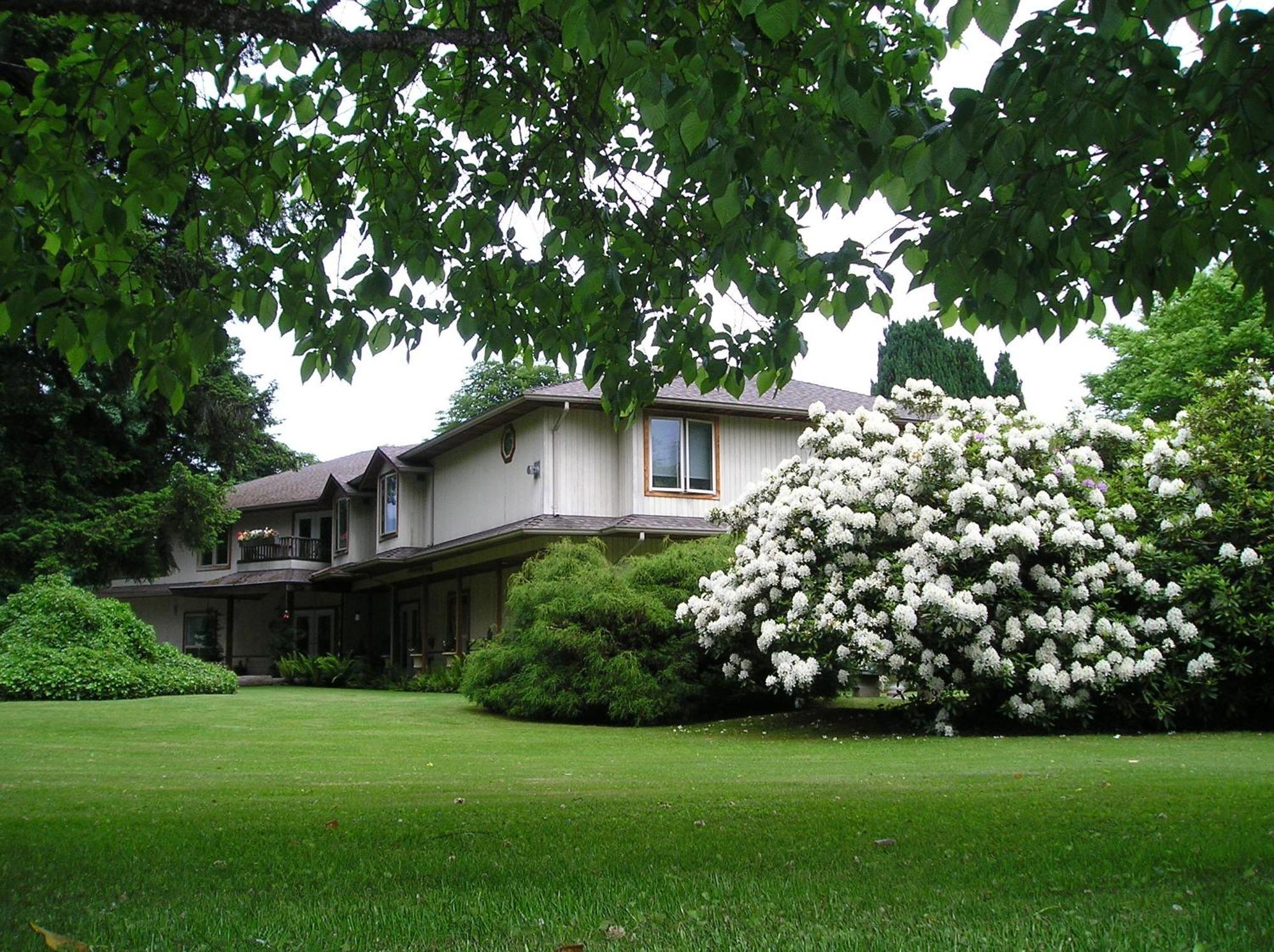 Cedar Wood Lodge Bed & Breakfast Inn Port Alberni Dış mekan fotoğraf