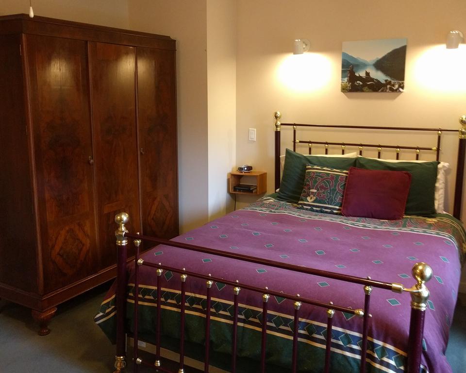 Cedar Wood Lodge Bed & Breakfast Inn Port Alberni Dış mekan fotoğraf