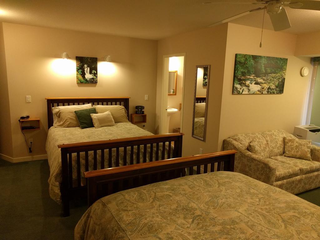 Cedar Wood Lodge Bed & Breakfast Inn Port Alberni Dış mekan fotoğraf