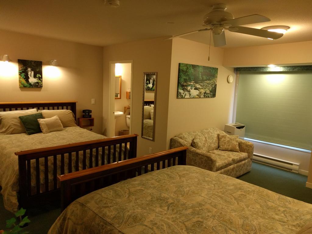 Cedar Wood Lodge Bed & Breakfast Inn Port Alberni Dış mekan fotoğraf