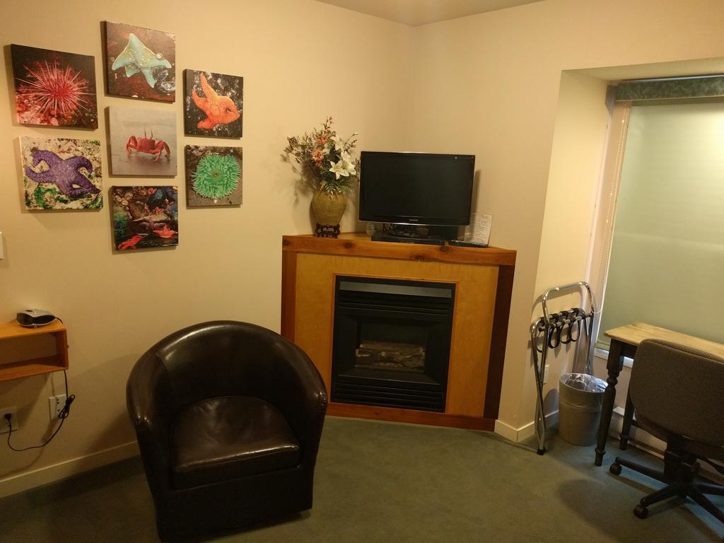 Cedar Wood Lodge Bed & Breakfast Inn Port Alberni Dış mekan fotoğraf