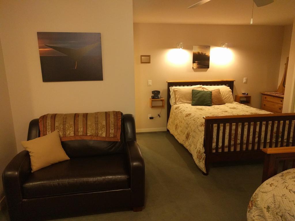 Cedar Wood Lodge Bed & Breakfast Inn Port Alberni Dış mekan fotoğraf