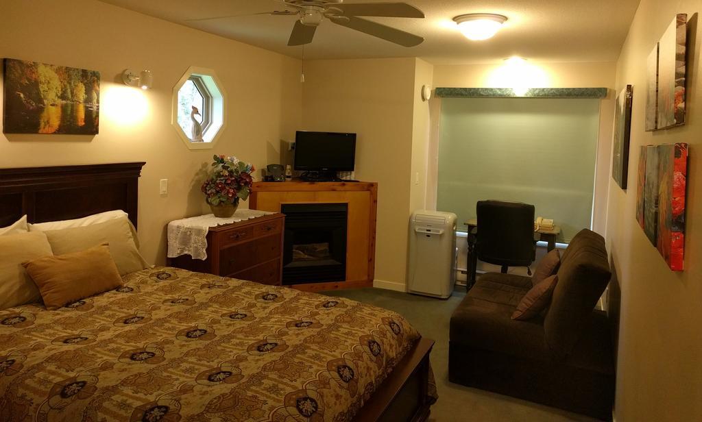 Cedar Wood Lodge Bed & Breakfast Inn Port Alberni Dış mekan fotoğraf