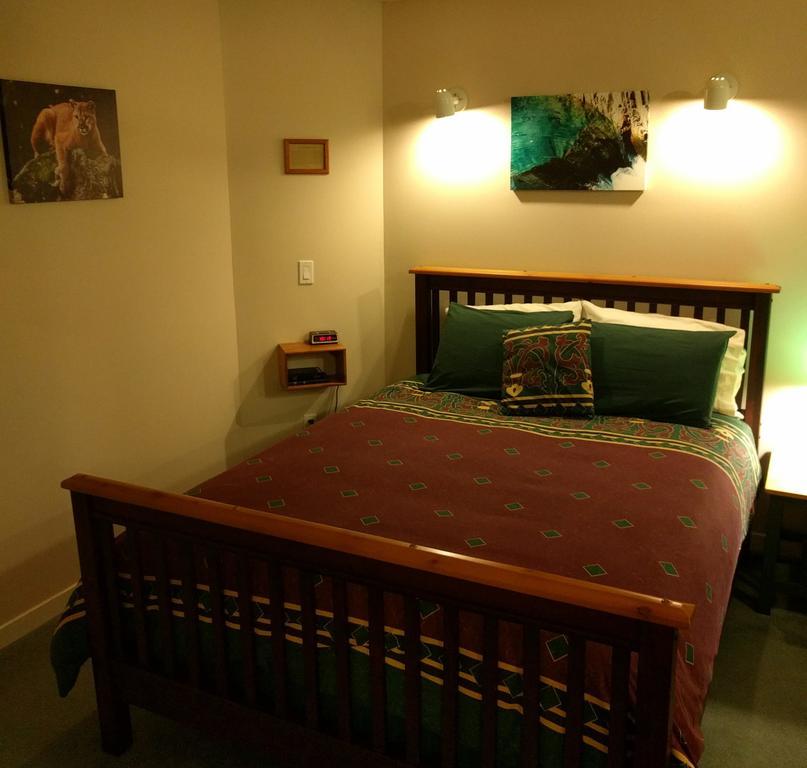 Cedar Wood Lodge Bed & Breakfast Inn Port Alberni Dış mekan fotoğraf