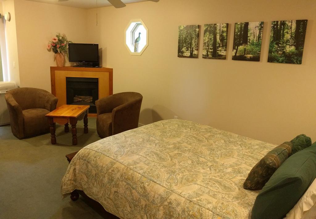 Cedar Wood Lodge Bed & Breakfast Inn Port Alberni Dış mekan fotoğraf