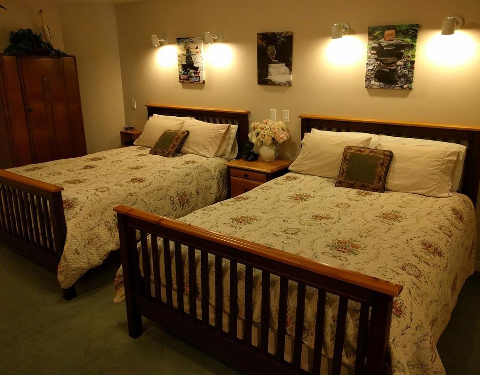 Cedar Wood Lodge Bed & Breakfast Inn Port Alberni Dış mekan fotoğraf