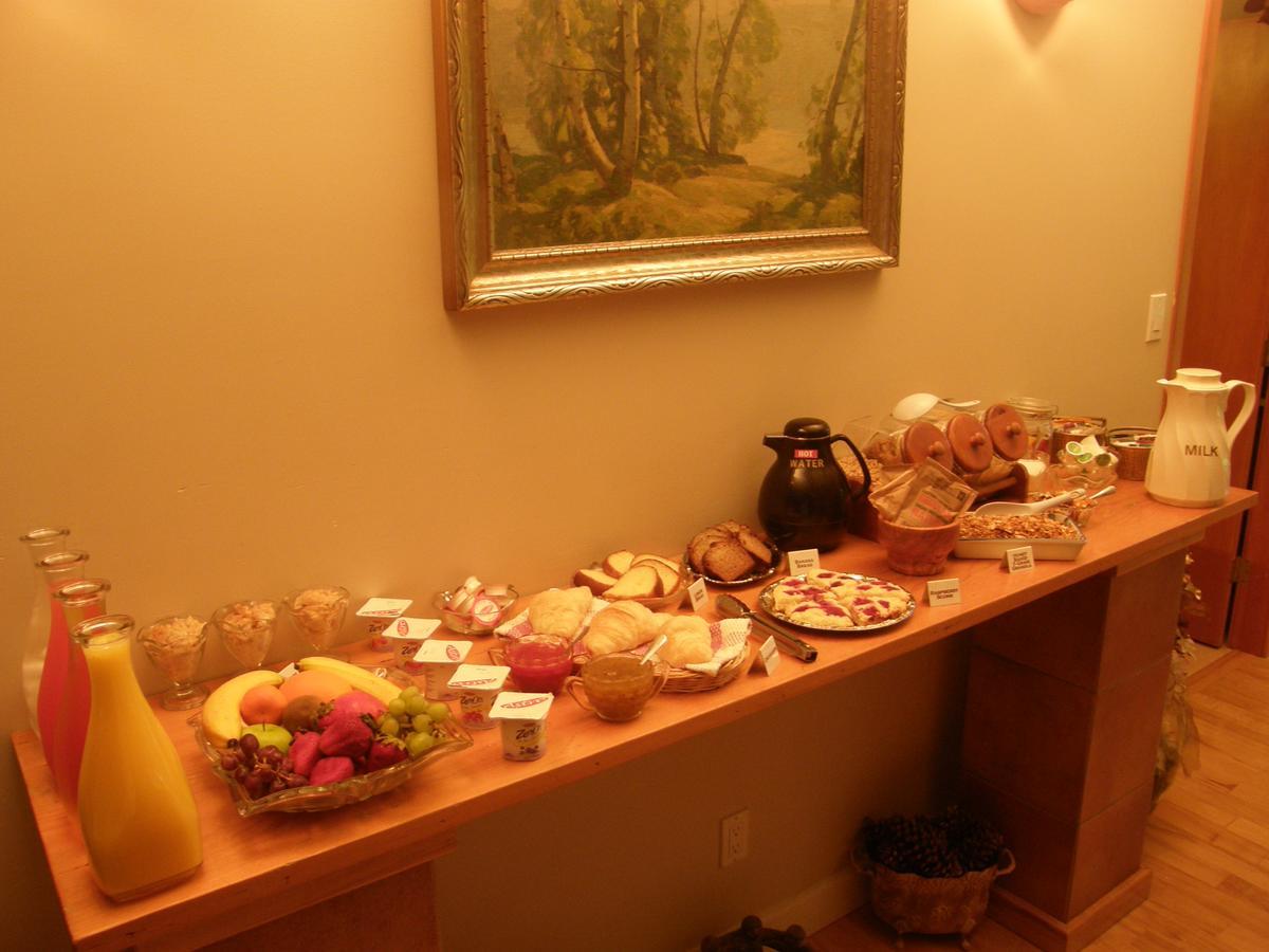 Cedar Wood Lodge Bed & Breakfast Inn Port Alberni Dış mekan fotoğraf