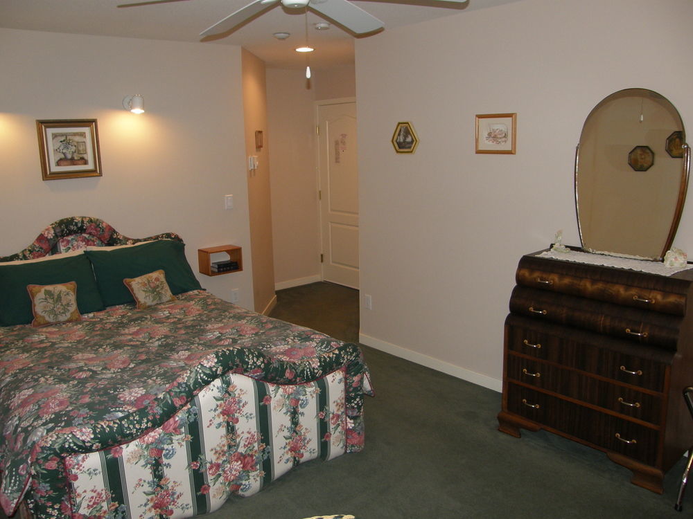 Cedar Wood Lodge Bed & Breakfast Inn Port Alberni Dış mekan fotoğraf